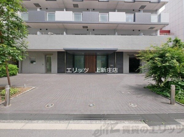 エントランス(駐車場)