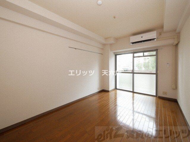 物件内観写真2　(リビング/居室)