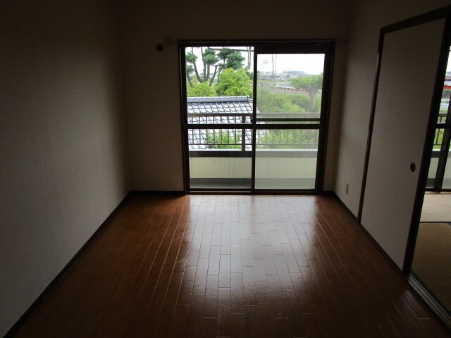 物件内観写真3　(洋室)