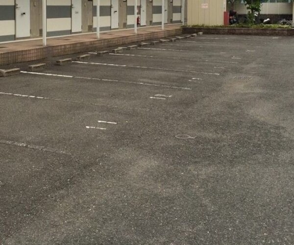 庭(駐車場)