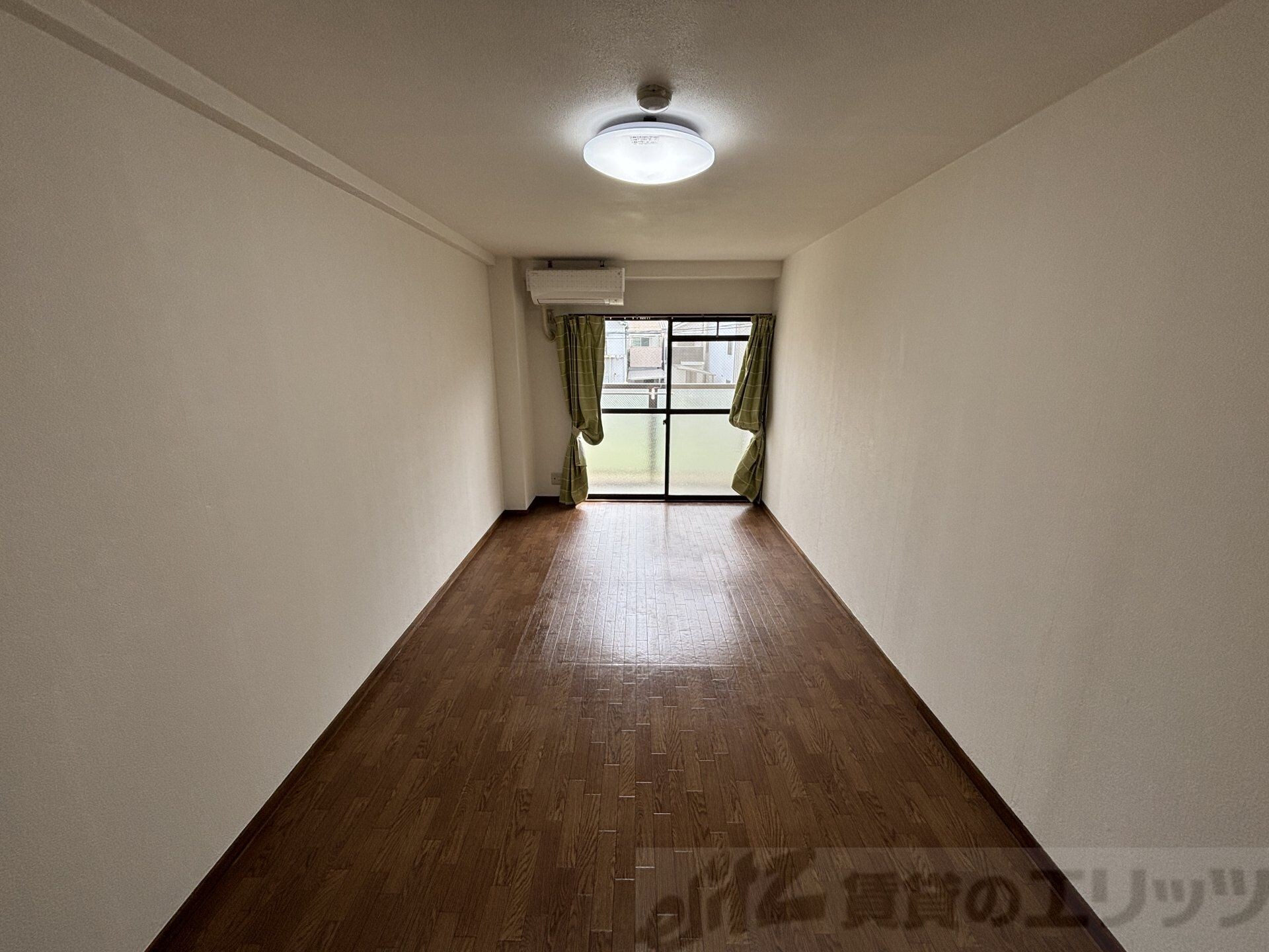 物件内観写真4　(リビング/居室)