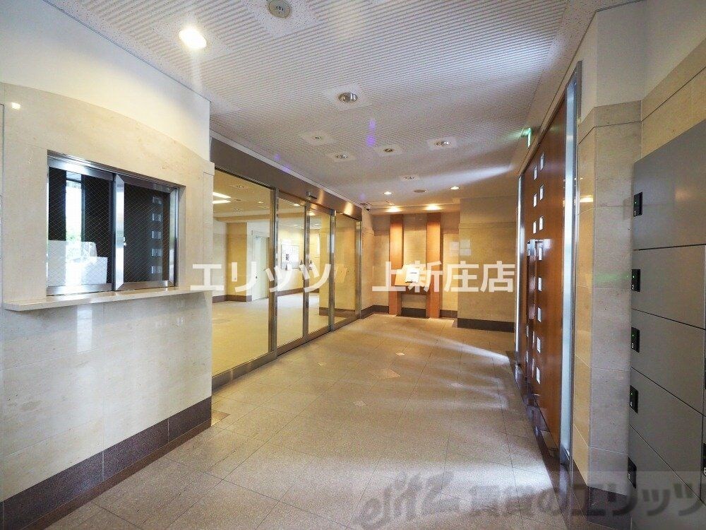 物件内観写真4　(エントランス)