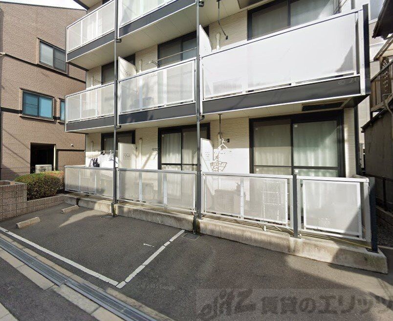 物件内観写真12　(駐車場)