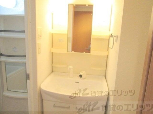 物件内観写真4　(洗面所)