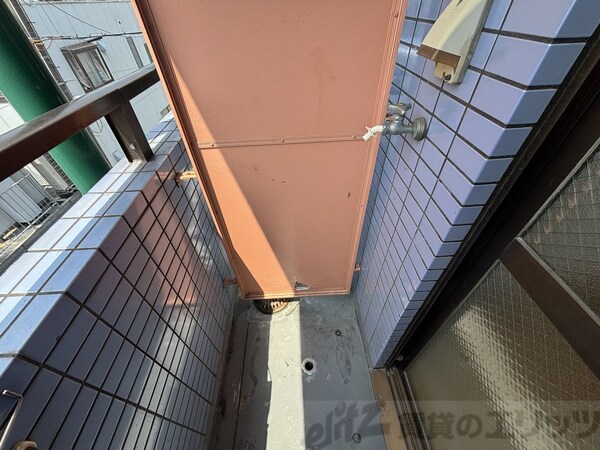 バルコニー(室外洗濯機置き場)
