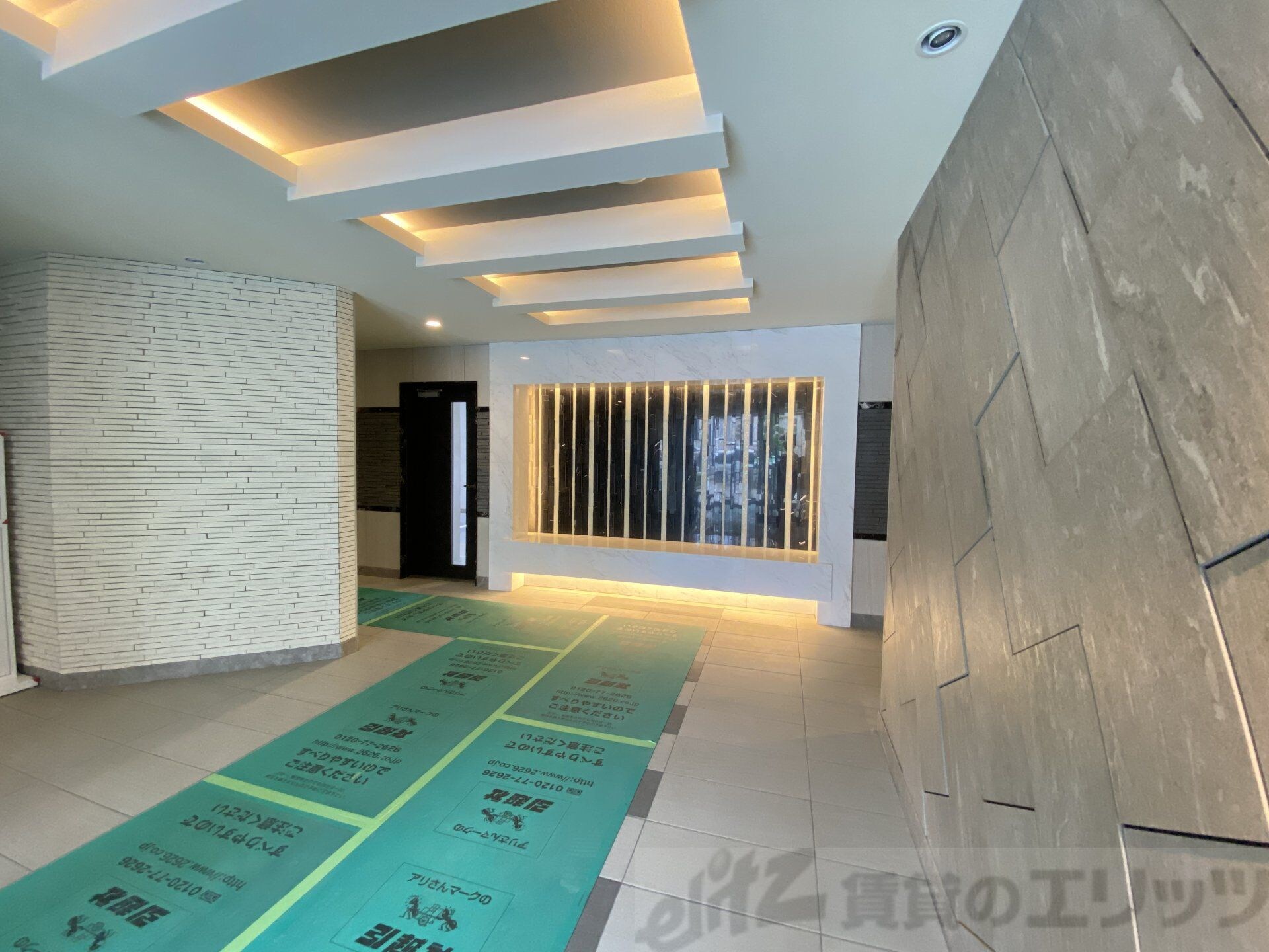 物件内観写真17　(エントランス)