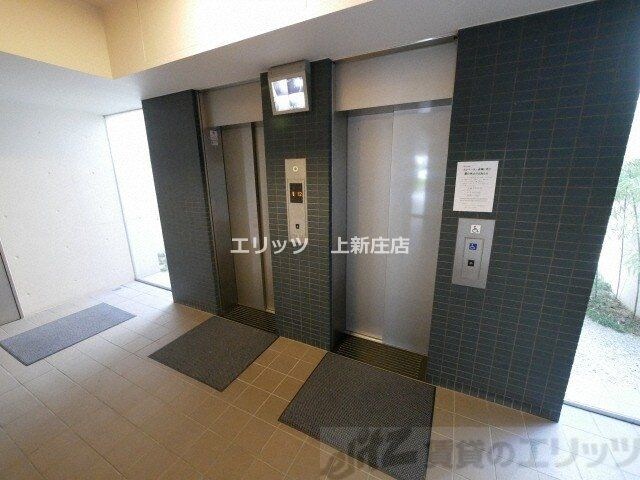 物件内観写真12　(エントランス)