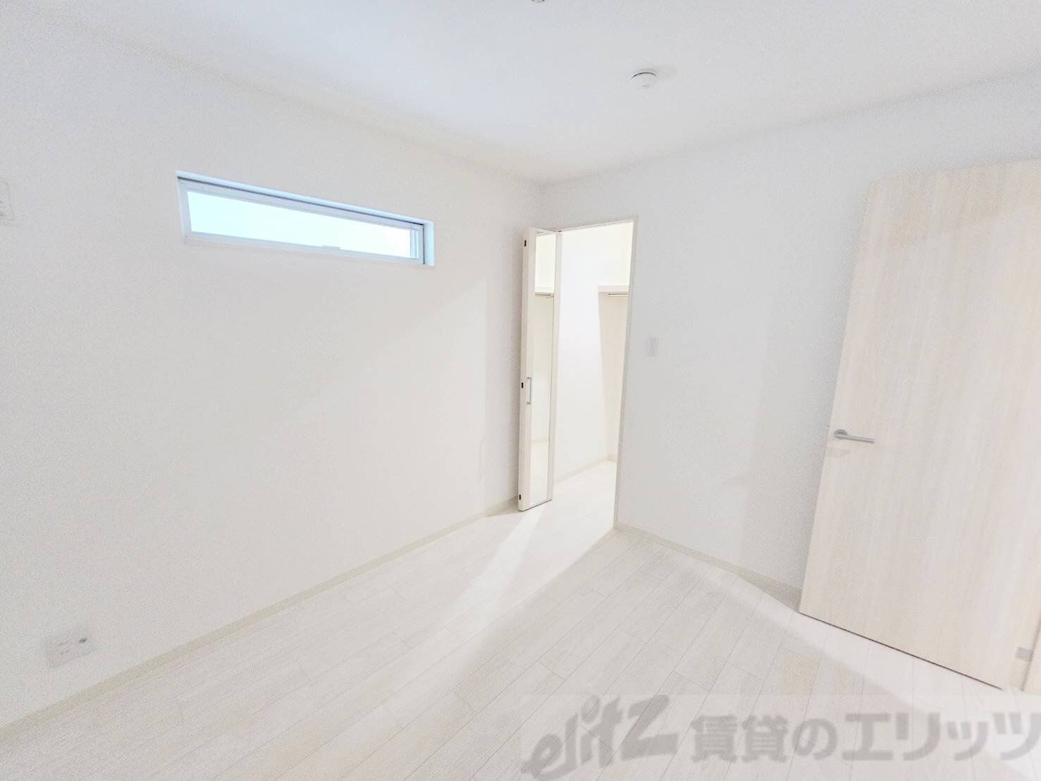 物件内観写真13　(下駄箱)