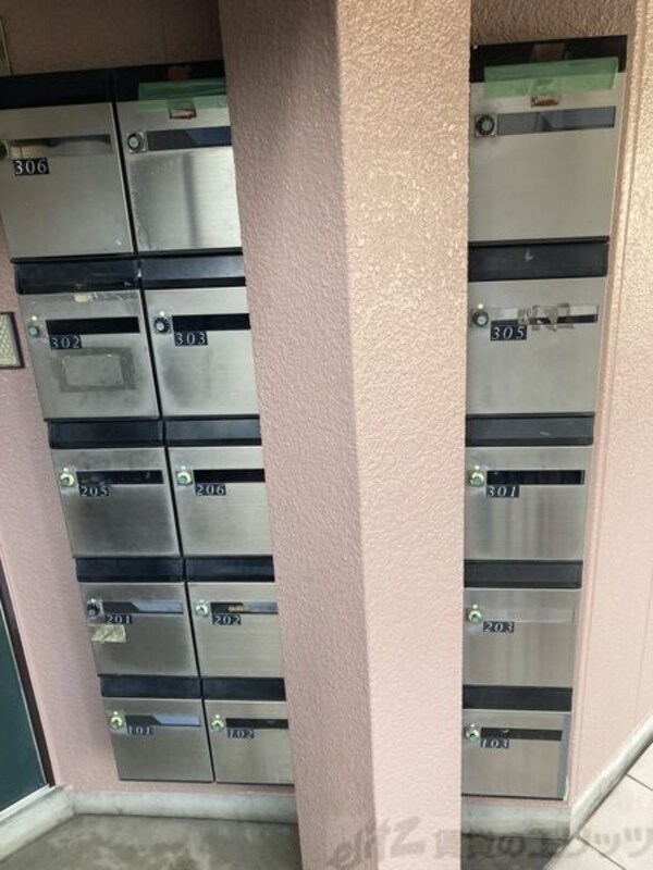 ロビー(集合ポスト)