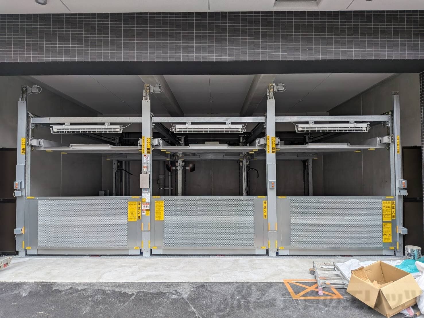 物件内観写真4　(駐車場)