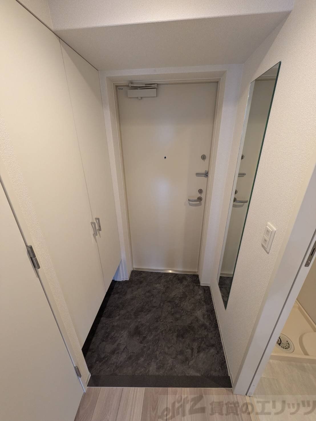 物件内観写真18　(玄関)