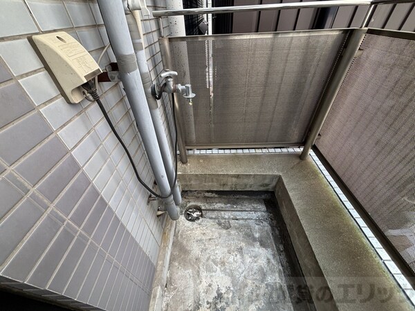 バルコニー(室外洗濯機置き場)