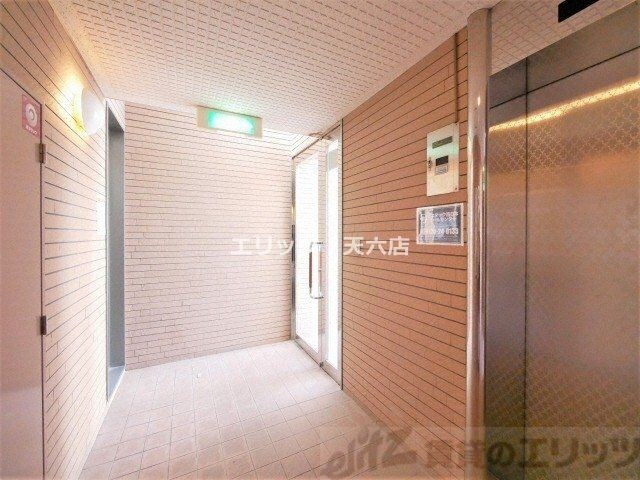 物件内観写真3　(エントランス)