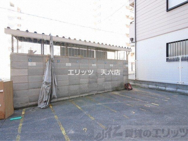 物件内観写真7　(駐車場)