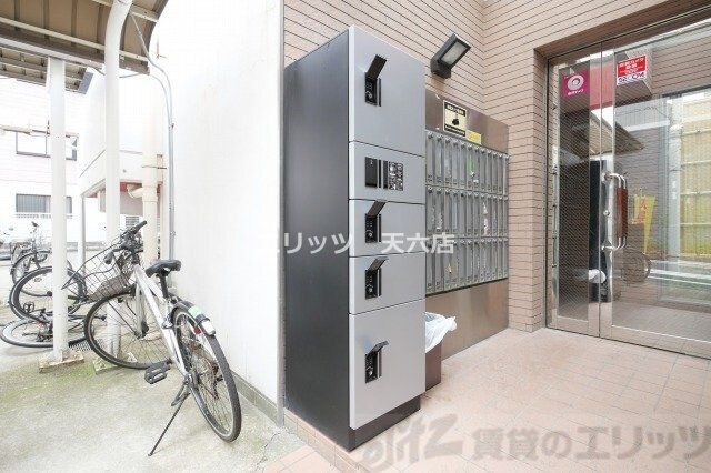 物件内観写真10　(エントランス)