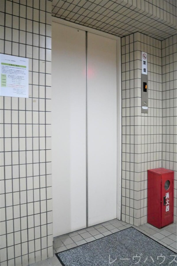 玄関(玄関)
