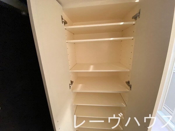 玄関(収納)