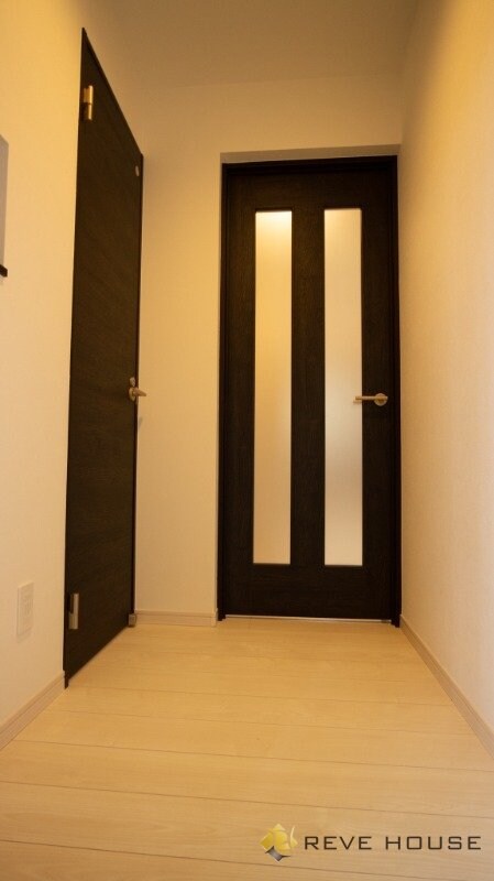 物件内観写真8　(玄関)