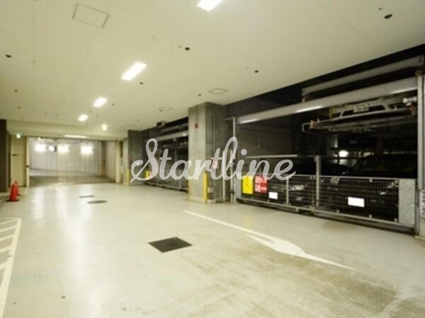 駐車場(外観地下駐車場)