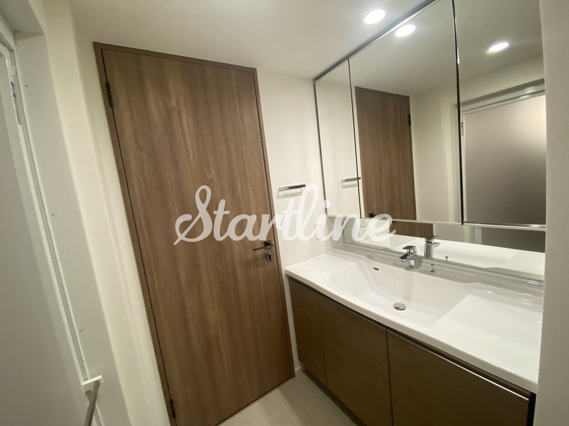 物件内観写真34　(洗面)