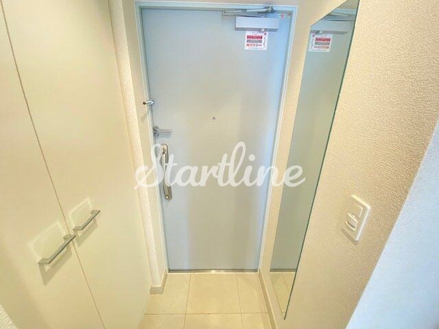 物件内観写真10　(玄関)