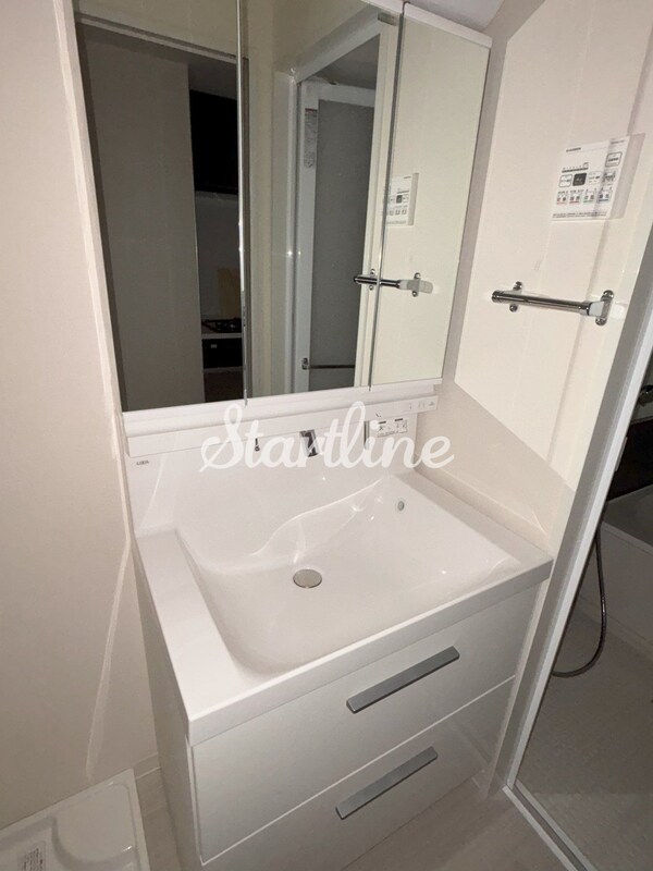 洗面(バス／シャワールーム等)