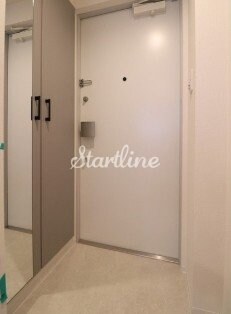 物件内観写真6　(玄関)