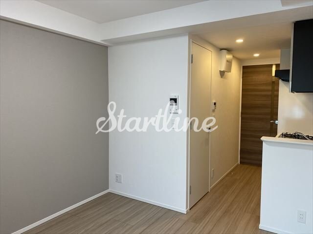 物件内観写真2　(リビング/居室)