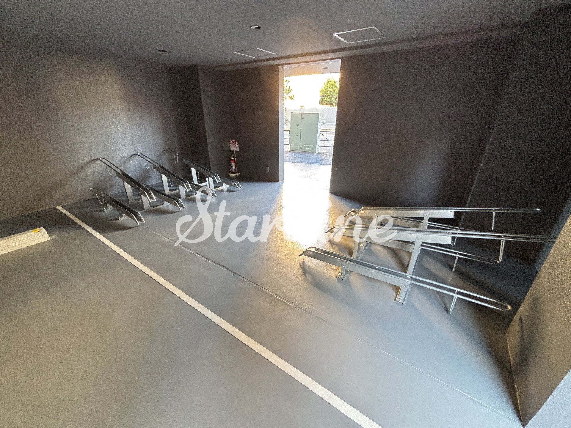 物件内観写真14　(敷地内駐輪場)