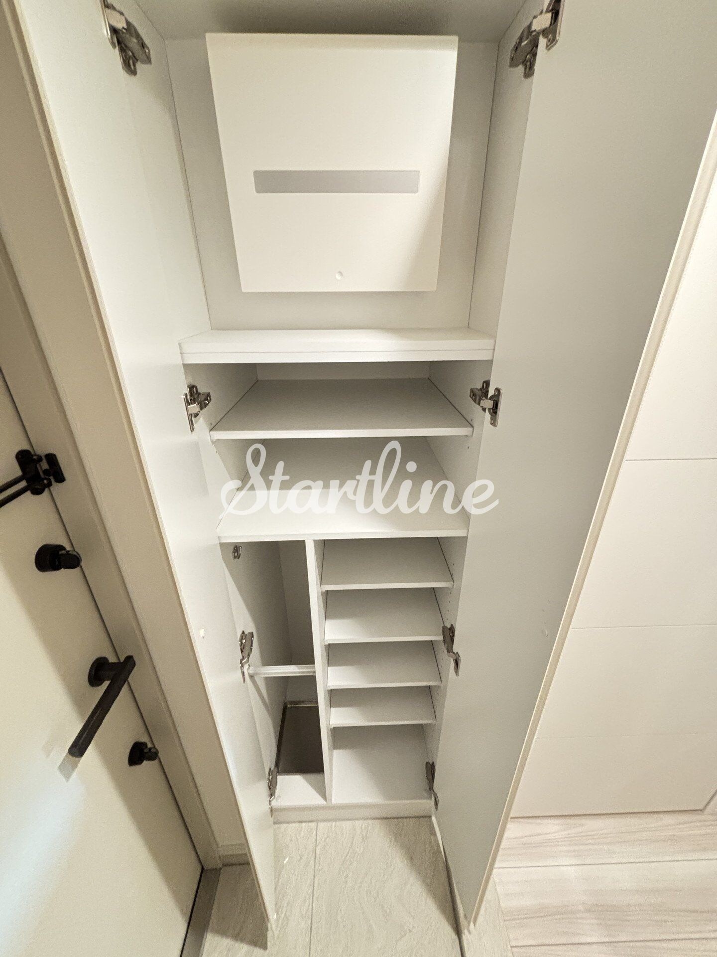 物件内観写真26　(シューズBOX　※住戸によりフローリング・クロス・建具など…)