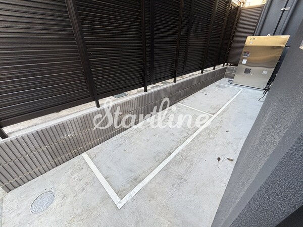 設備(バイク置き場)