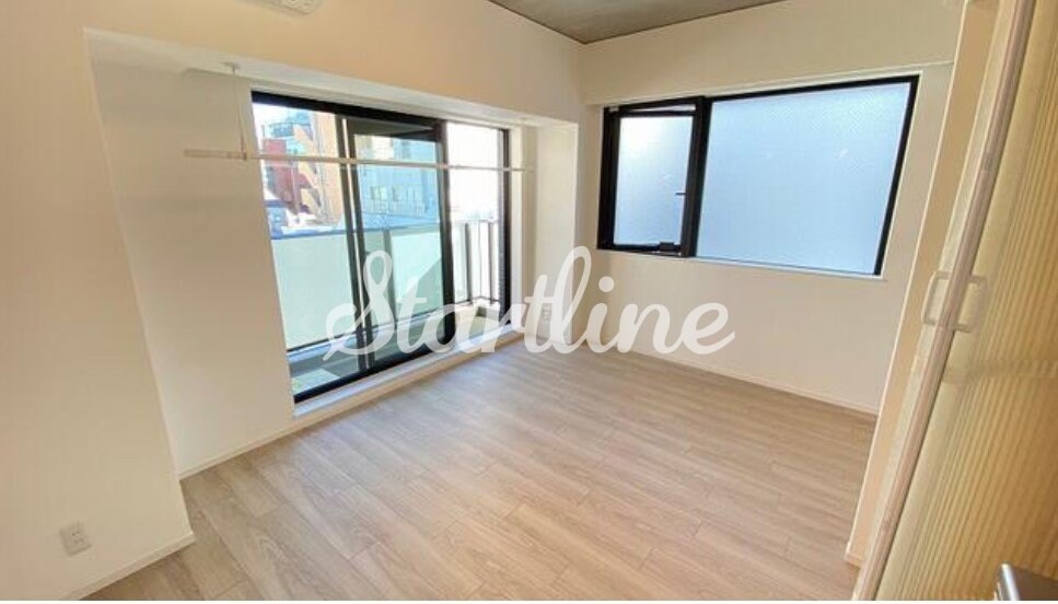 物件内観写真2　(リビング/居室)