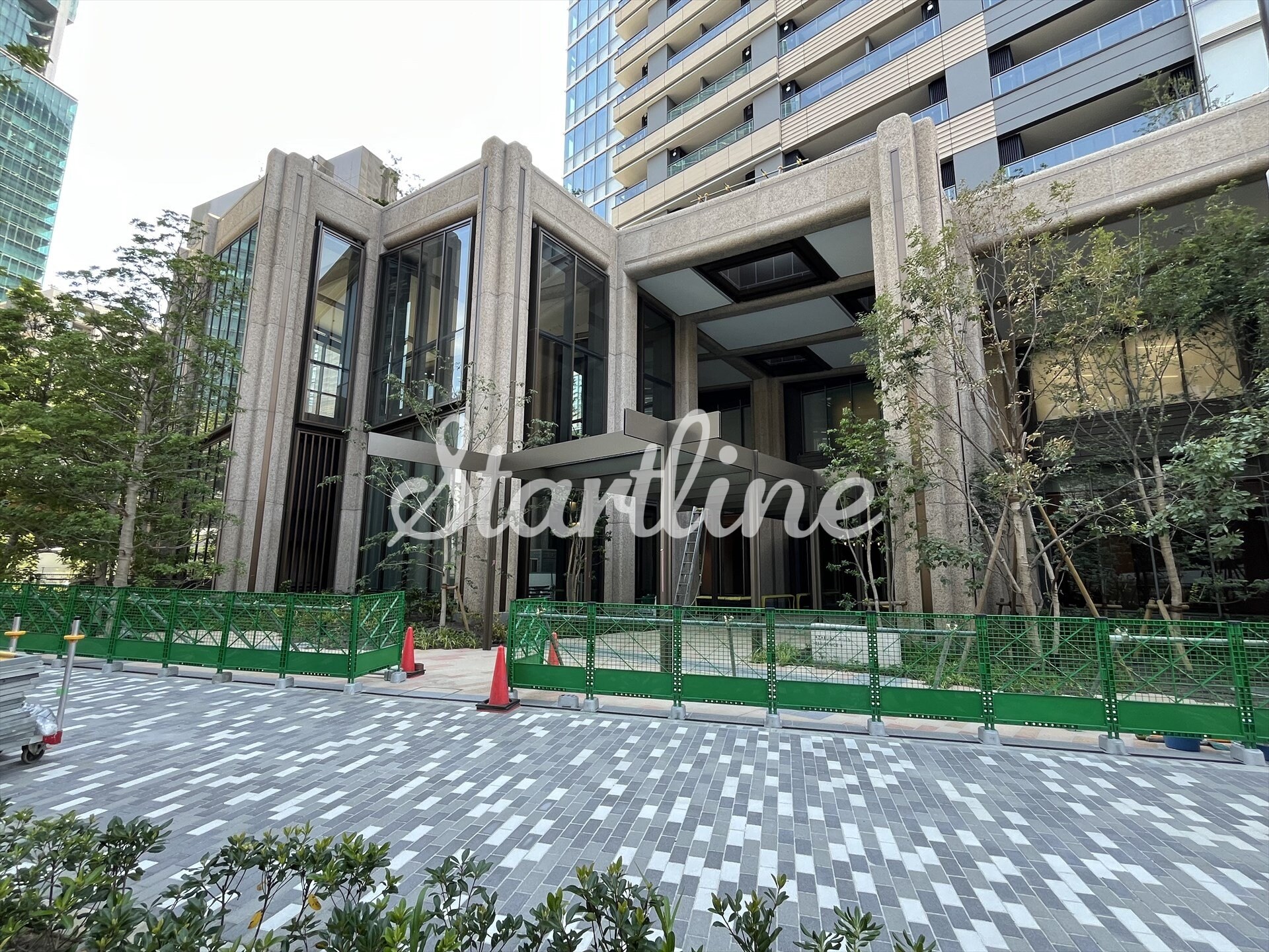 物件内観写真6　(エントランス)