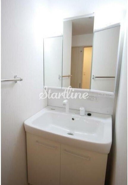 物件内観写真7　(洗面)