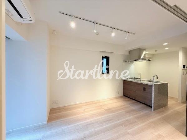 物件内観写真18　(リビング/居室)