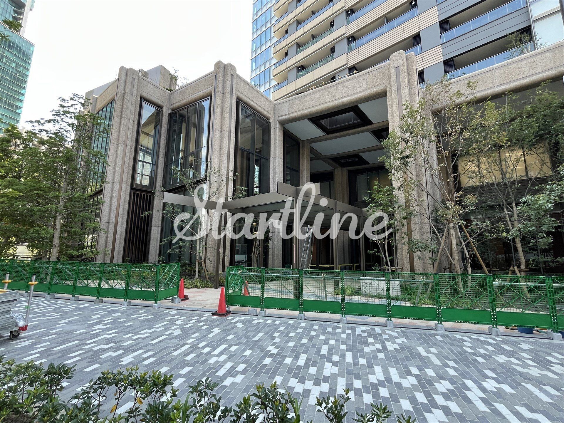 物件内観写真4　(エントランス)