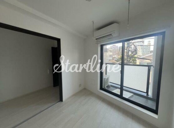 物件内観写真5　(リビング/居室)