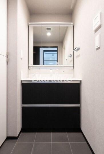 物件内観写真31　(エントランス)