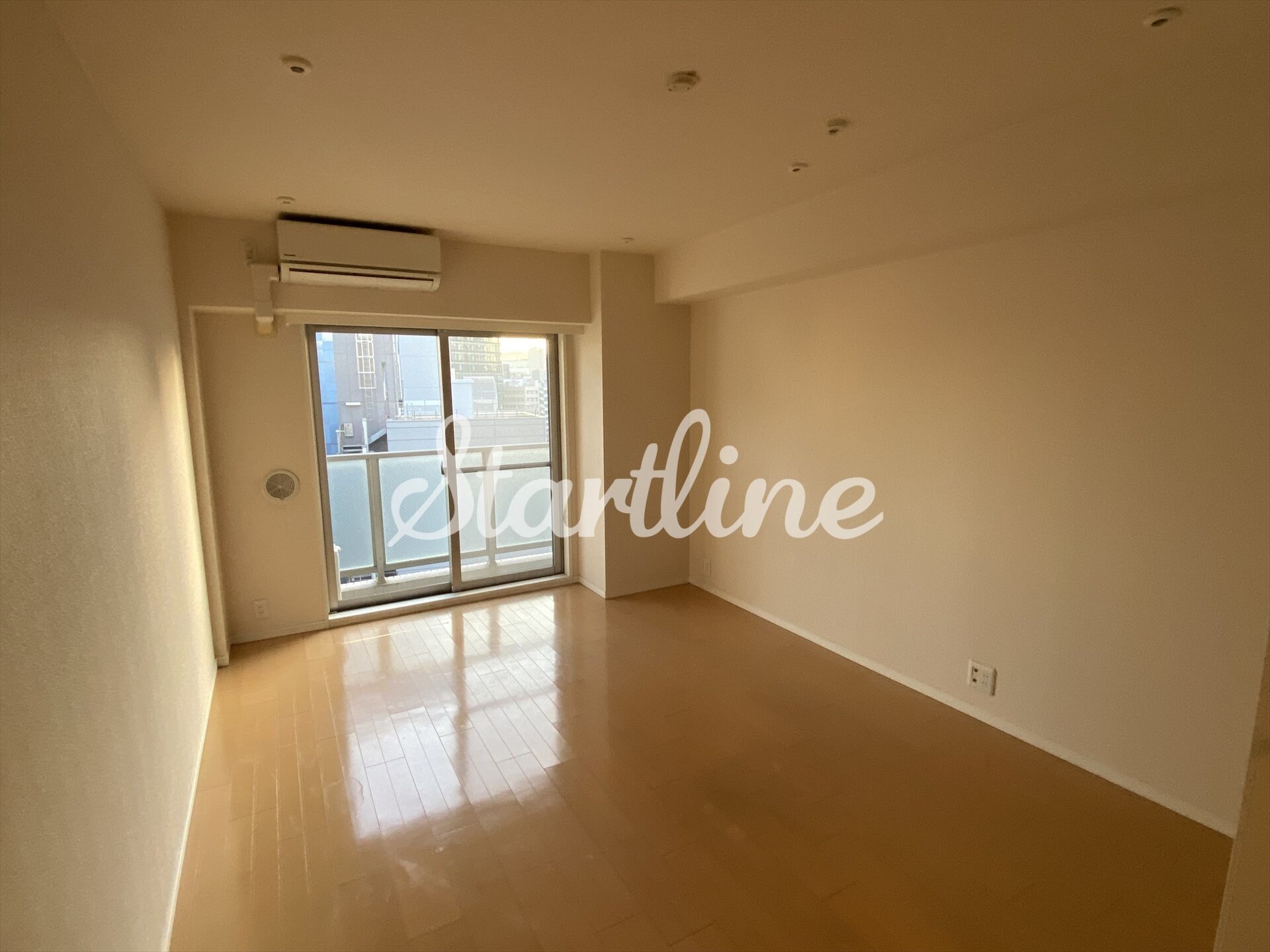 物件内観写真10　(リビング/居室)