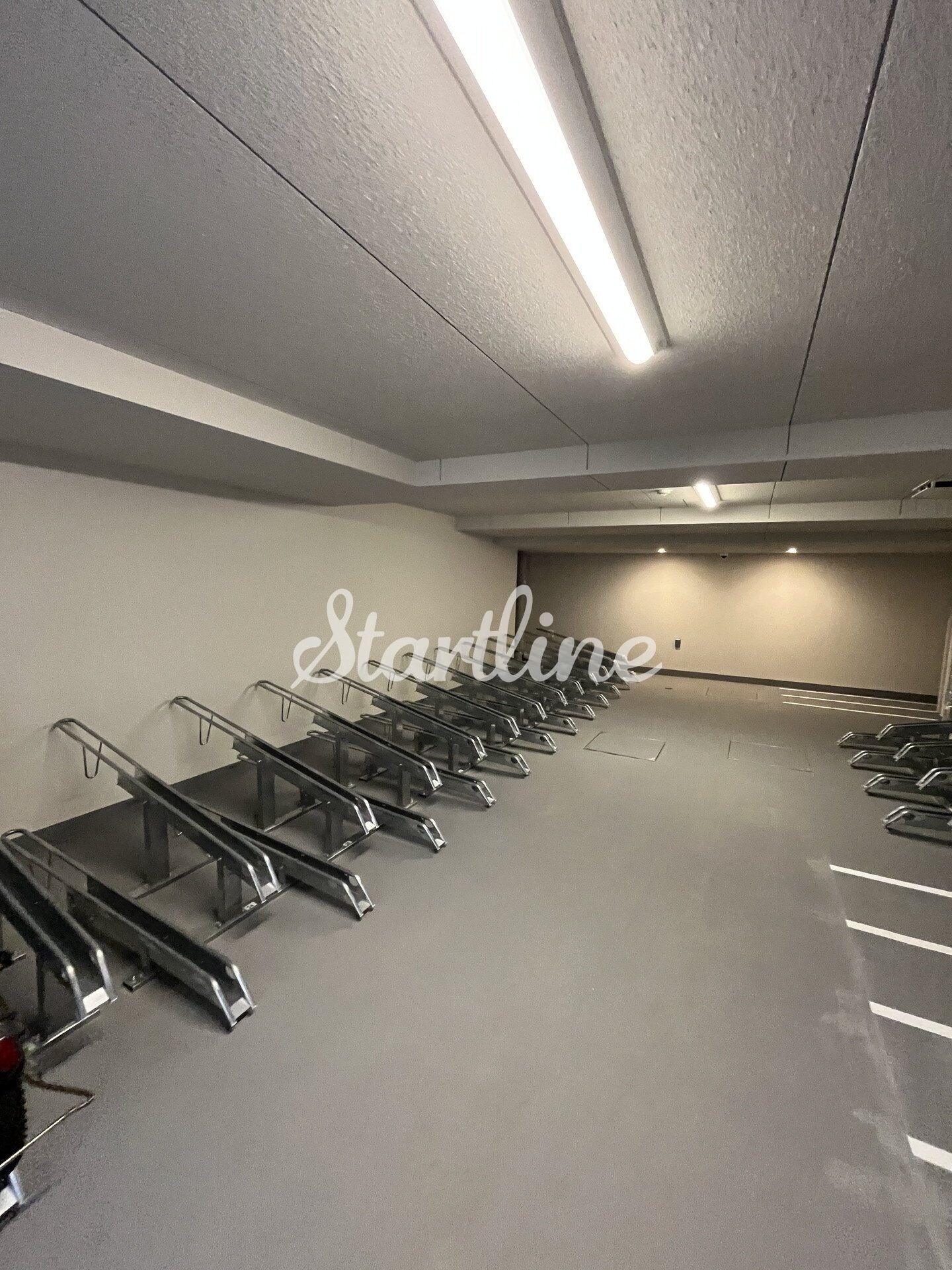 物件内観写真8　(駐車場)