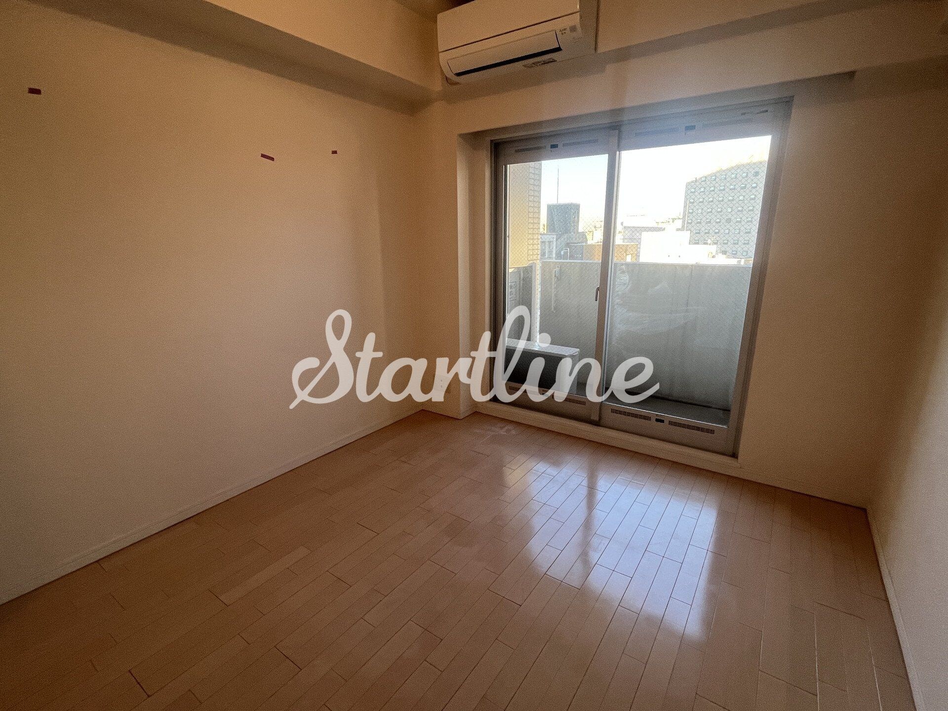 物件内観写真5　(リビング/居室)