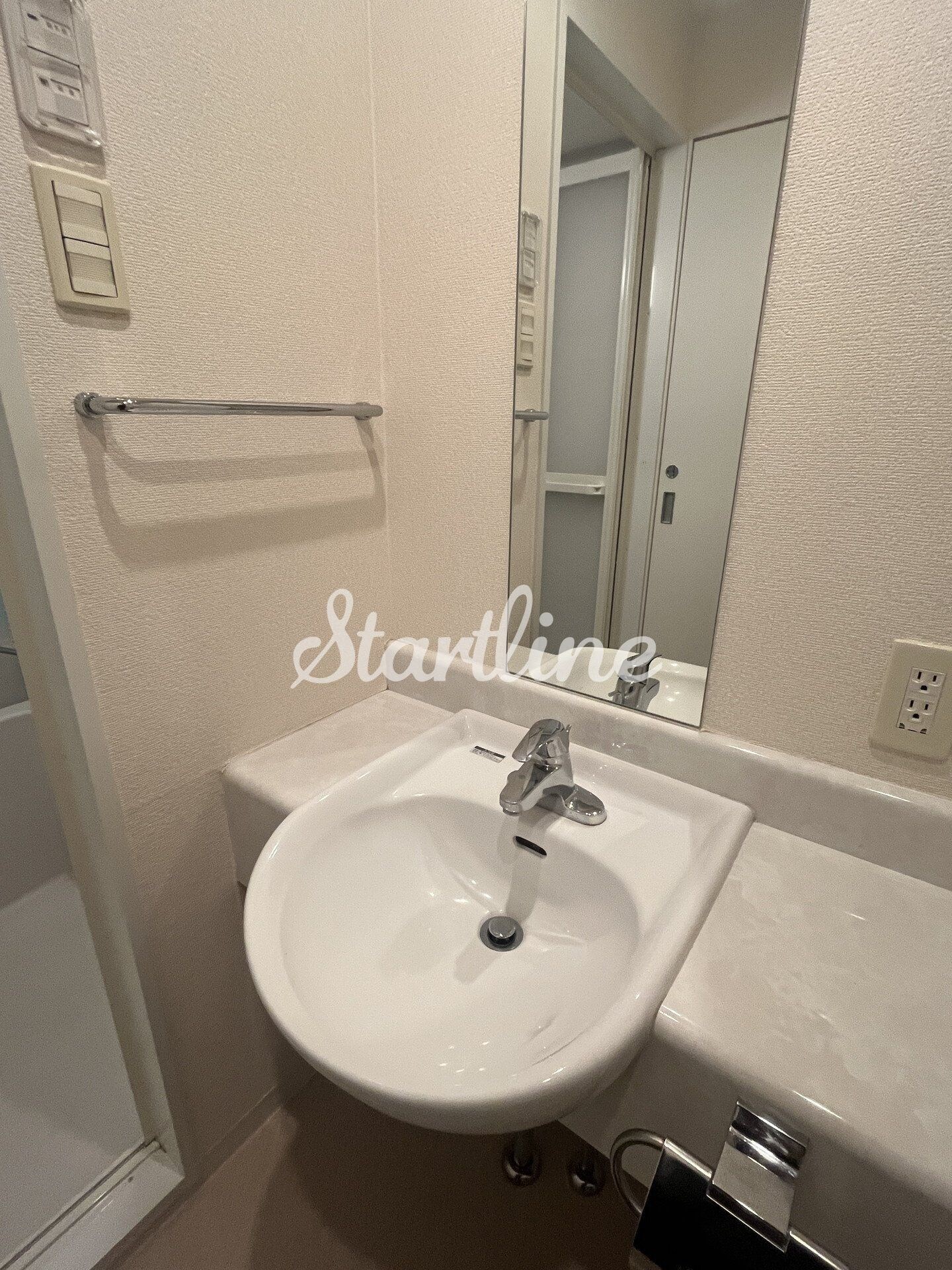 物件内観写真7　(洗面)