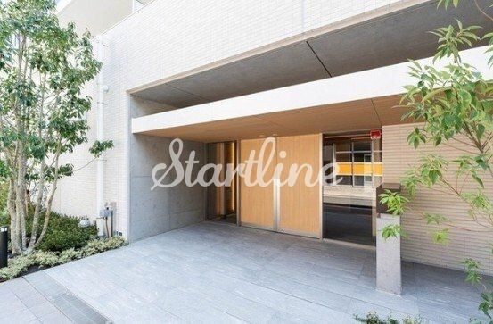 物件内観写真4　(エントランス)