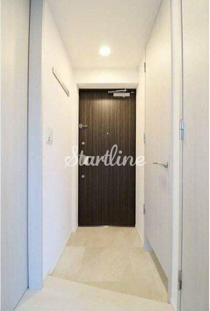 物件内観写真10　(玄関)