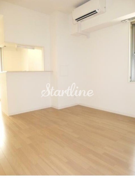 物件内観写真5　(リビング/居室)