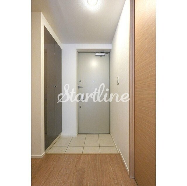 物件内観写真10　(玄関)