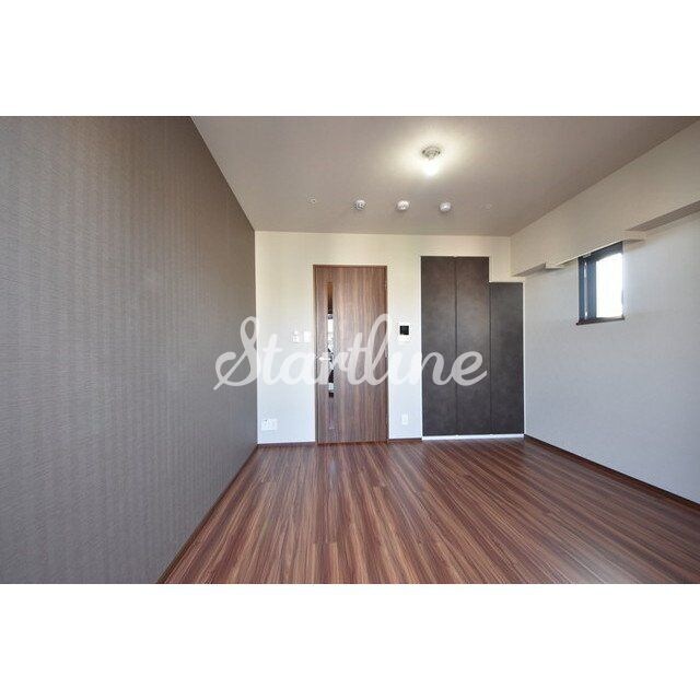 物件内観写真13　(リビング/居室)