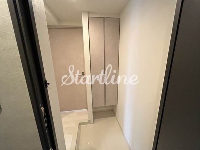 物件内観写真23　(玄関)