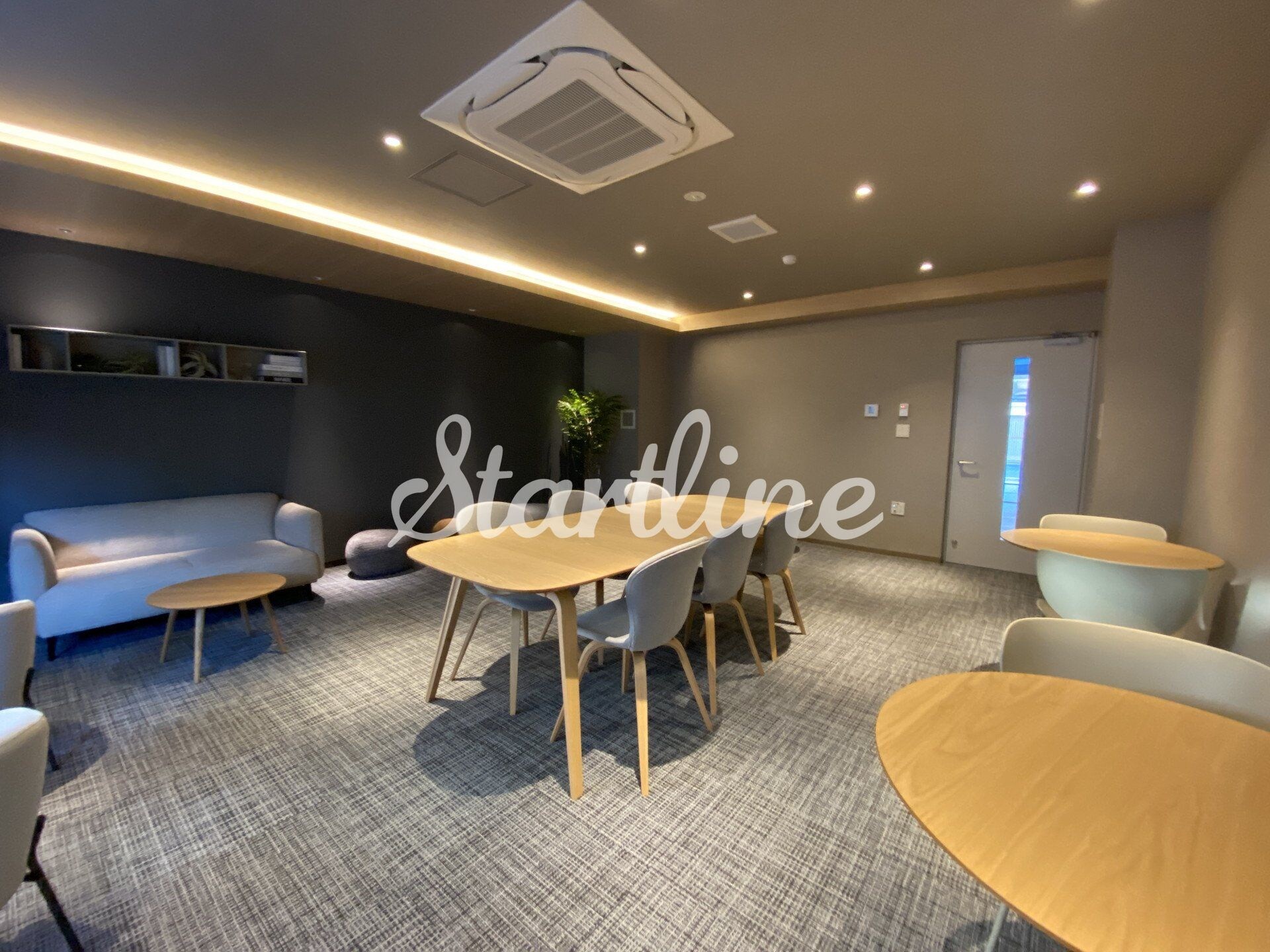 物件内観写真25　(エントランス)