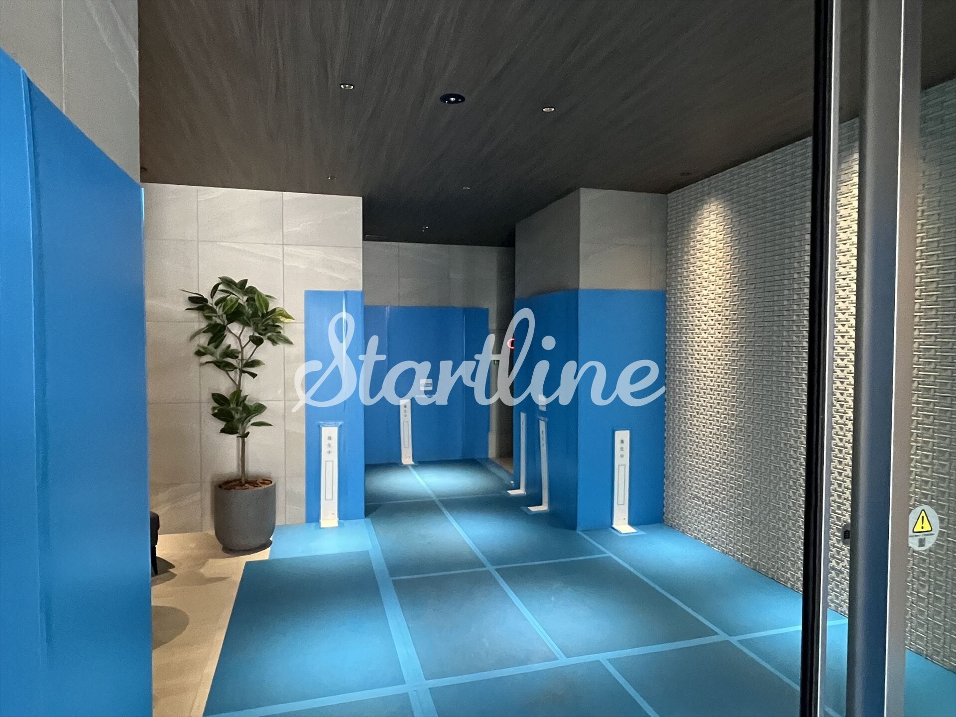 物件内観写真8　(エントランス)